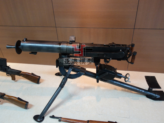 馬克沁、迫擊炮模型